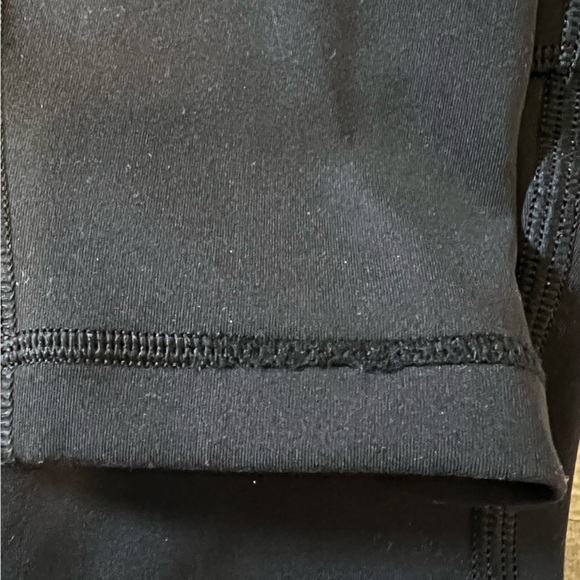 Lululemon In Movement Tights 25” Everlux - Black - Picture 15 of 15